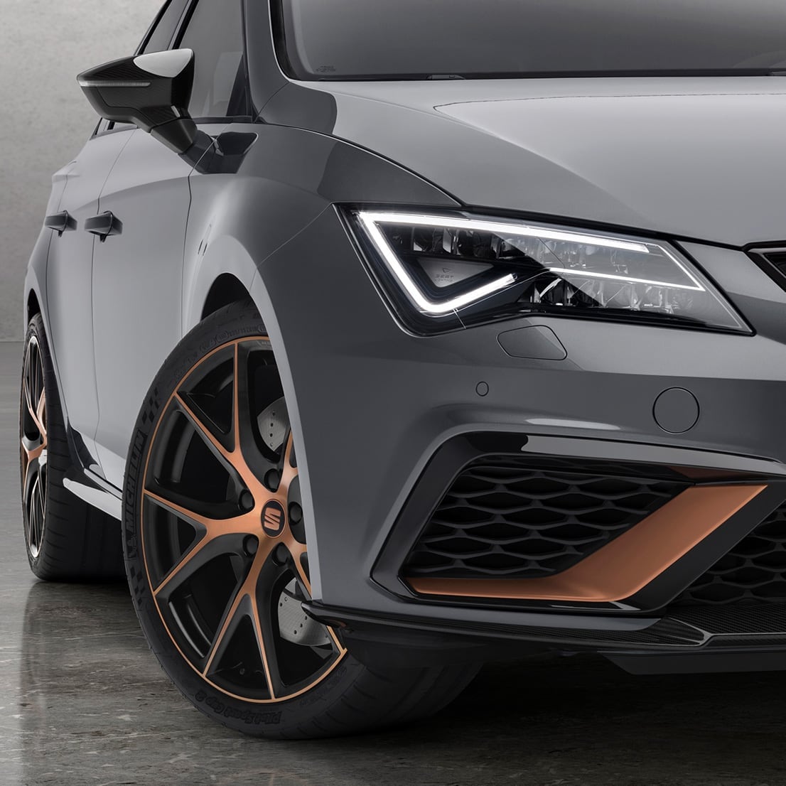 Roue avant Leon CUPRA R Edition avec détails en cuivre