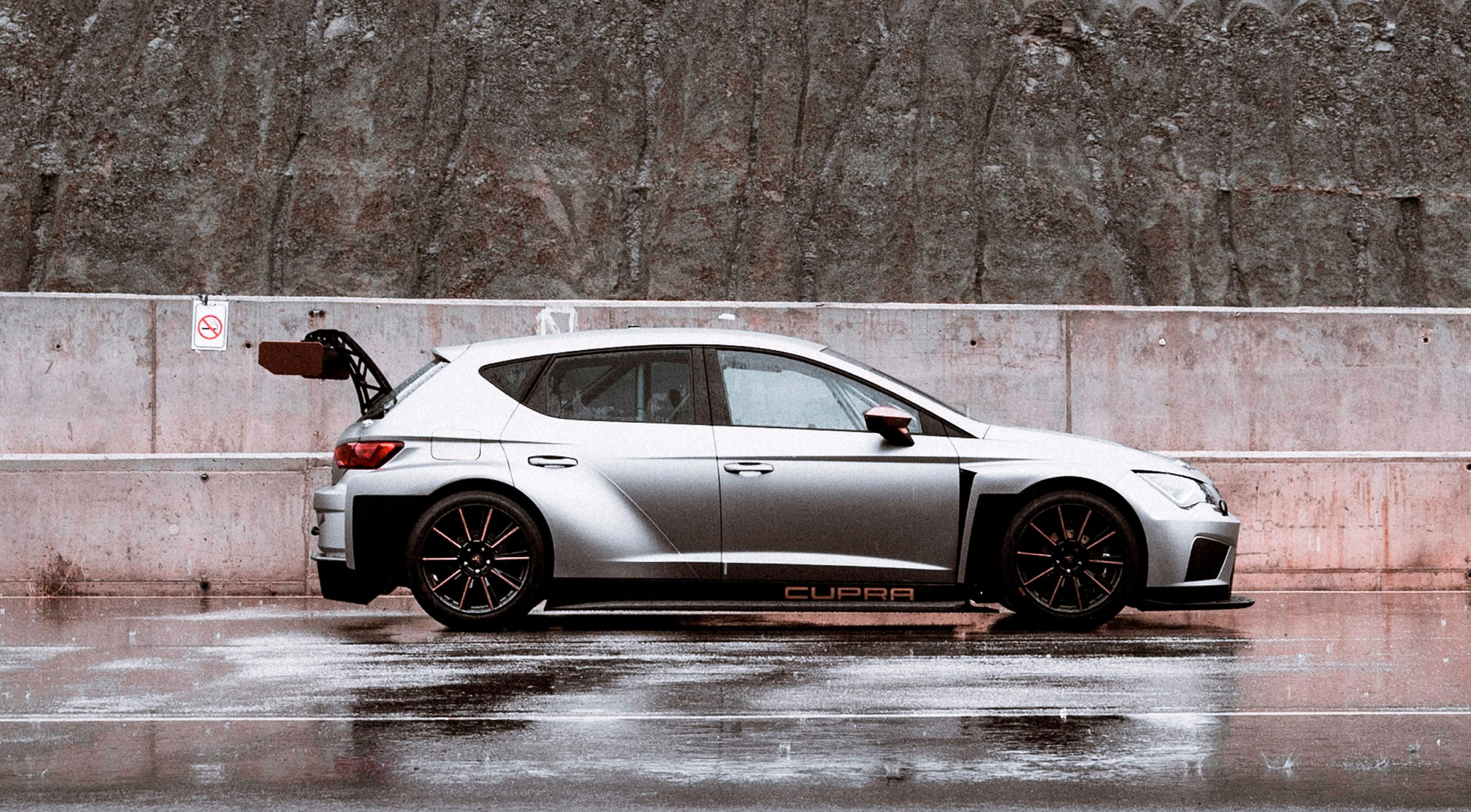 1ère voiture de course électrique cupra e-racer