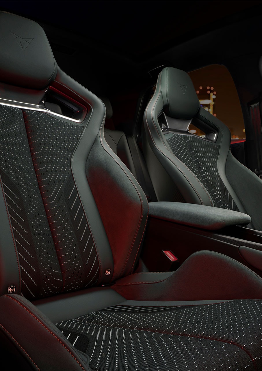 Intérieur, sièges sports de la nouvelle CUPRA Born VZ 100% électrique
