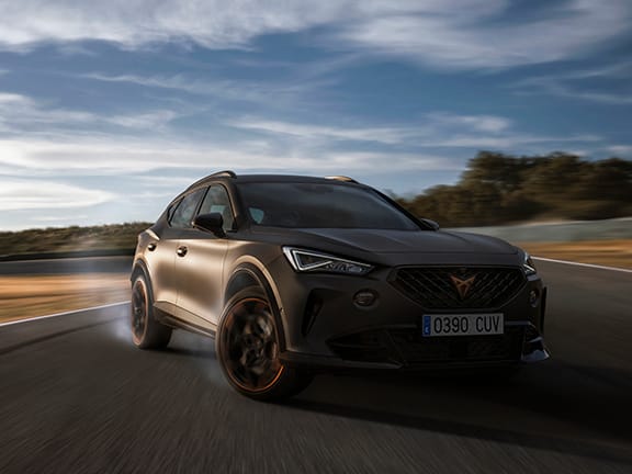 cupra formentor sièges baquets cup en cuir et fibre de carbone