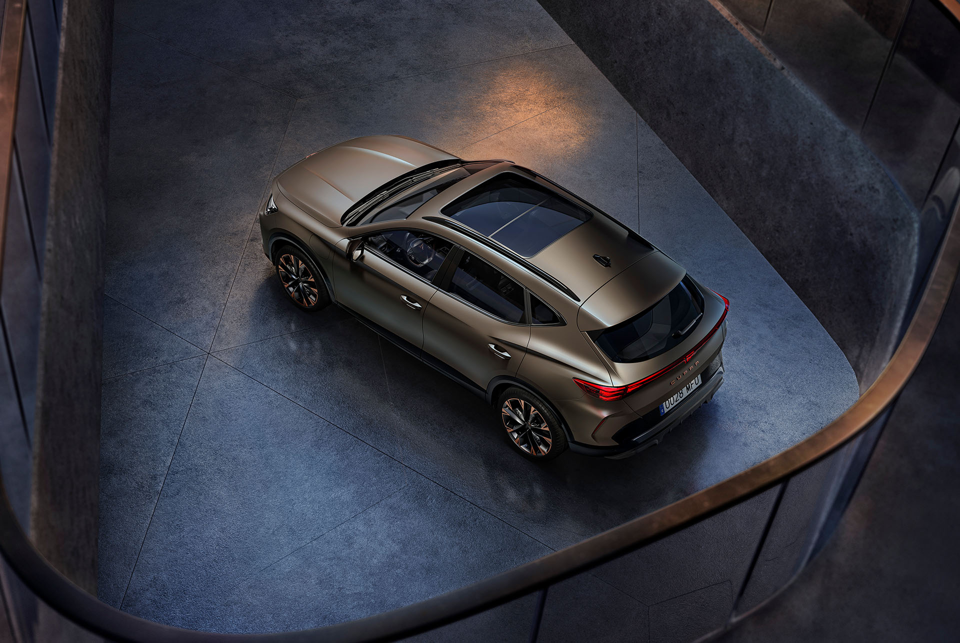 Vue aérienne du nouveau CUPRA Formentor 2024 Century bronze mat