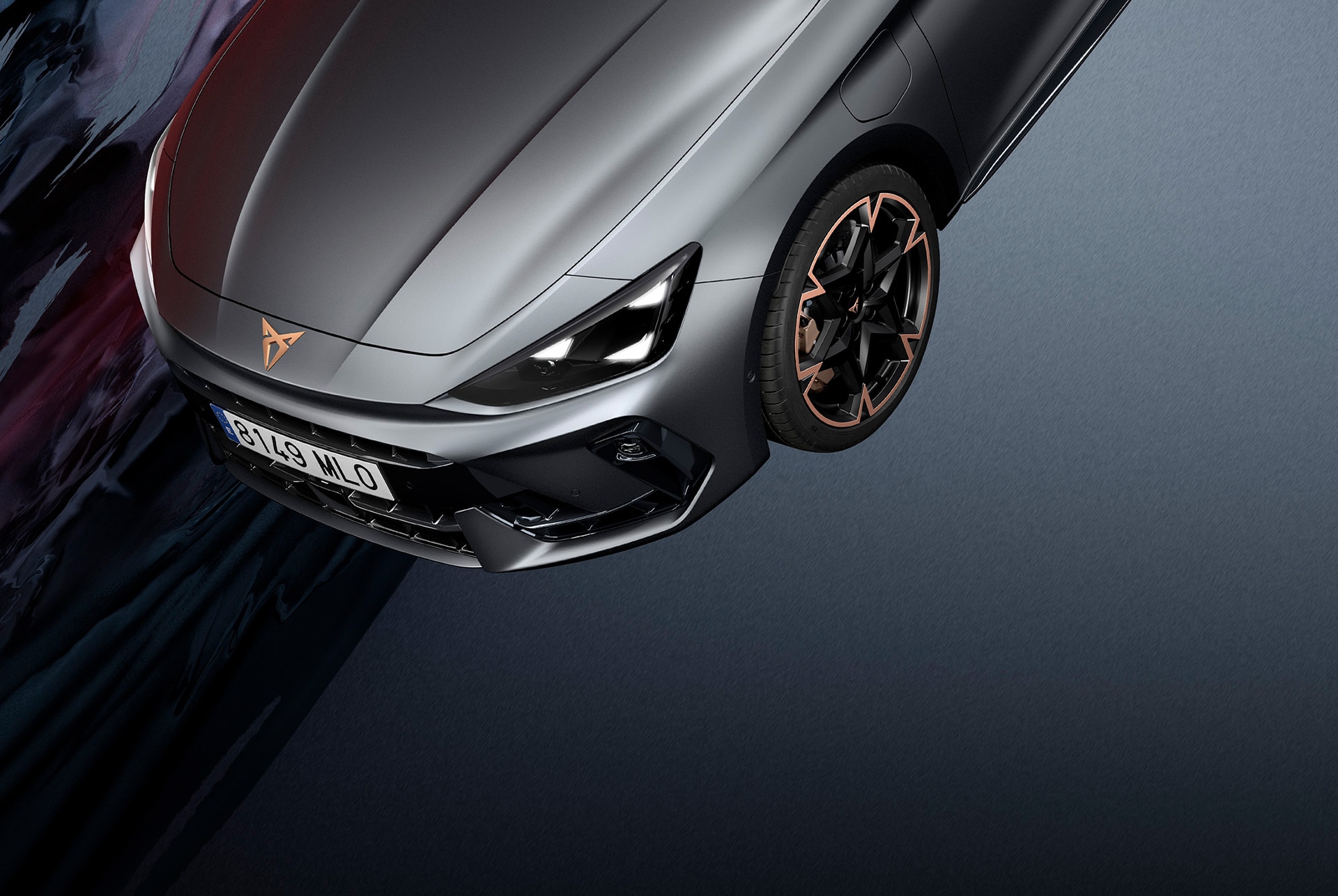 Nouvelle CUPRA Leon Sportstourer avec des performances exceptionnelles, une connectivité avancée et la technologie Matrix LED, parmi d’autres innovations. Le véhicule est présenté partiellement, dans une teinte grise avec des jantes en alliage en noir et cuivre.