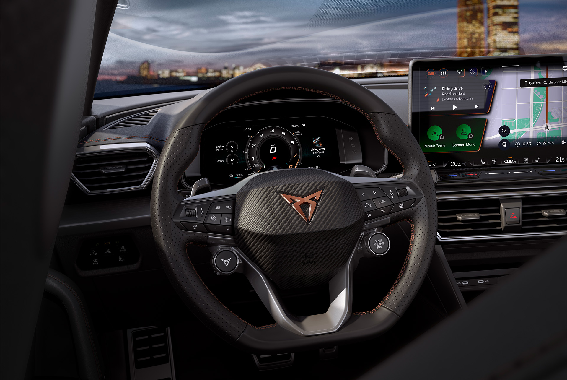 Volant avec boutons satellites, conduite intelligente, systèmes d’assistance avancés en matière de sécurité technologique, régulateur de vitesse adaptatif, maintien de la trajectoire et affichage dynamique des panneaux de signalisation en direct de la nouvelle Cupra Leon 2024.