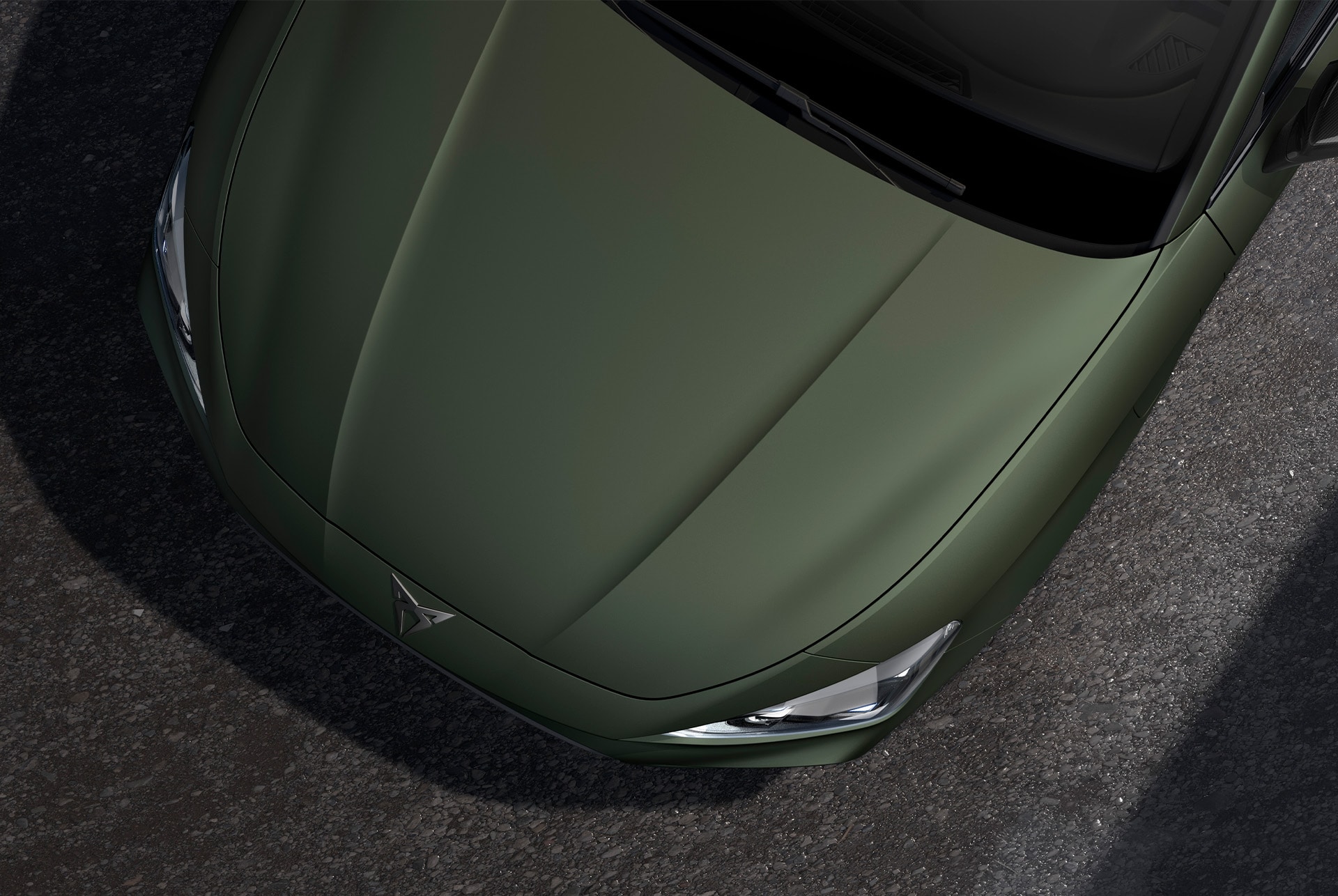 Vue aérienne de la nouvelle CUPRA Leon Édition Tribe 2025 en Manganèse Mat.