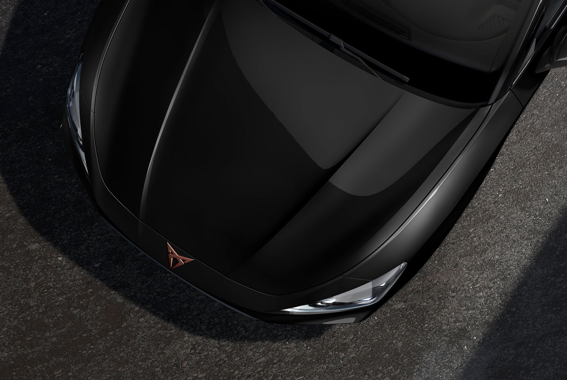 Vue du dessus du capot de la nouvelle Cupra Leon 2024 en Noir Minuit