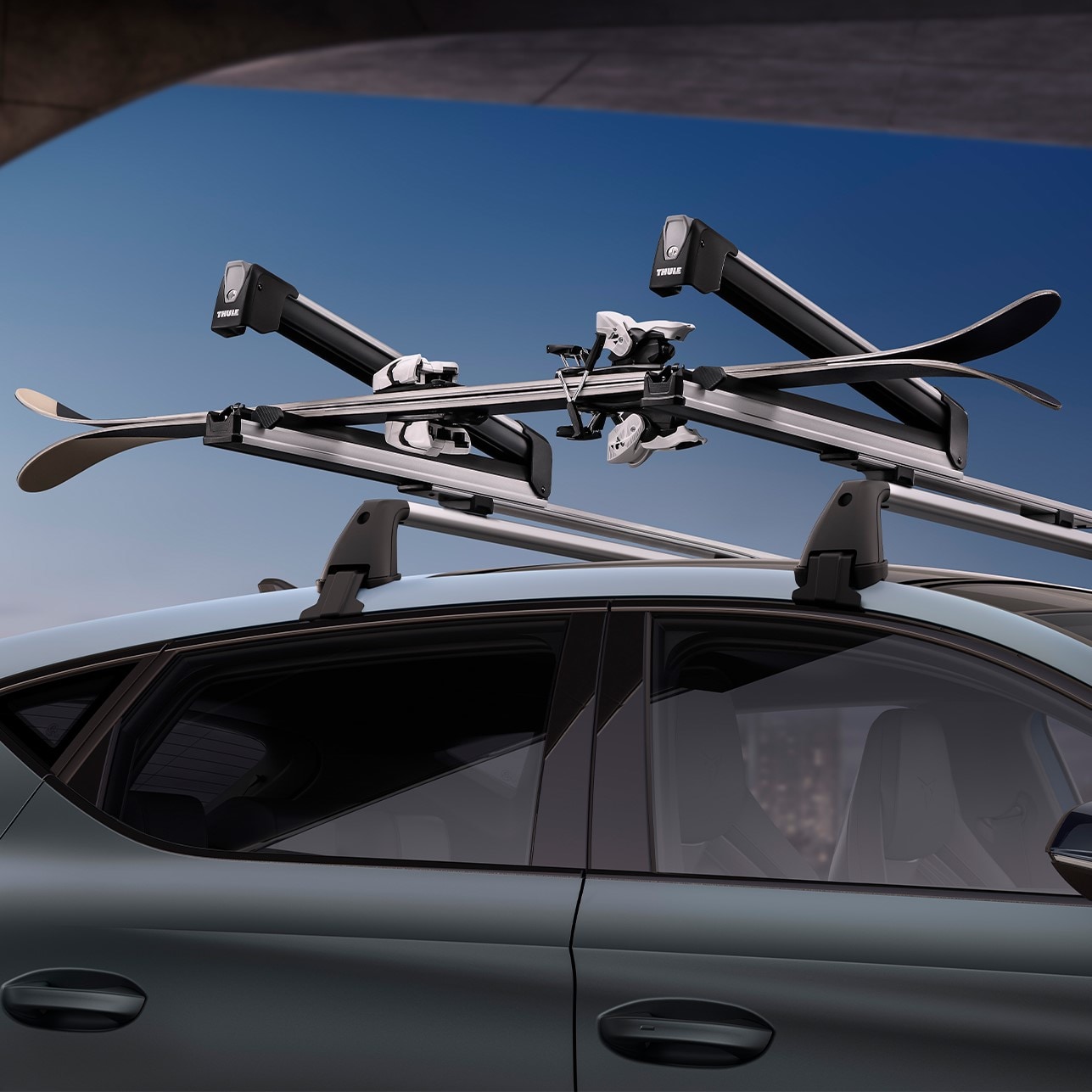 side view of Cupra Leon thule roof ski rack