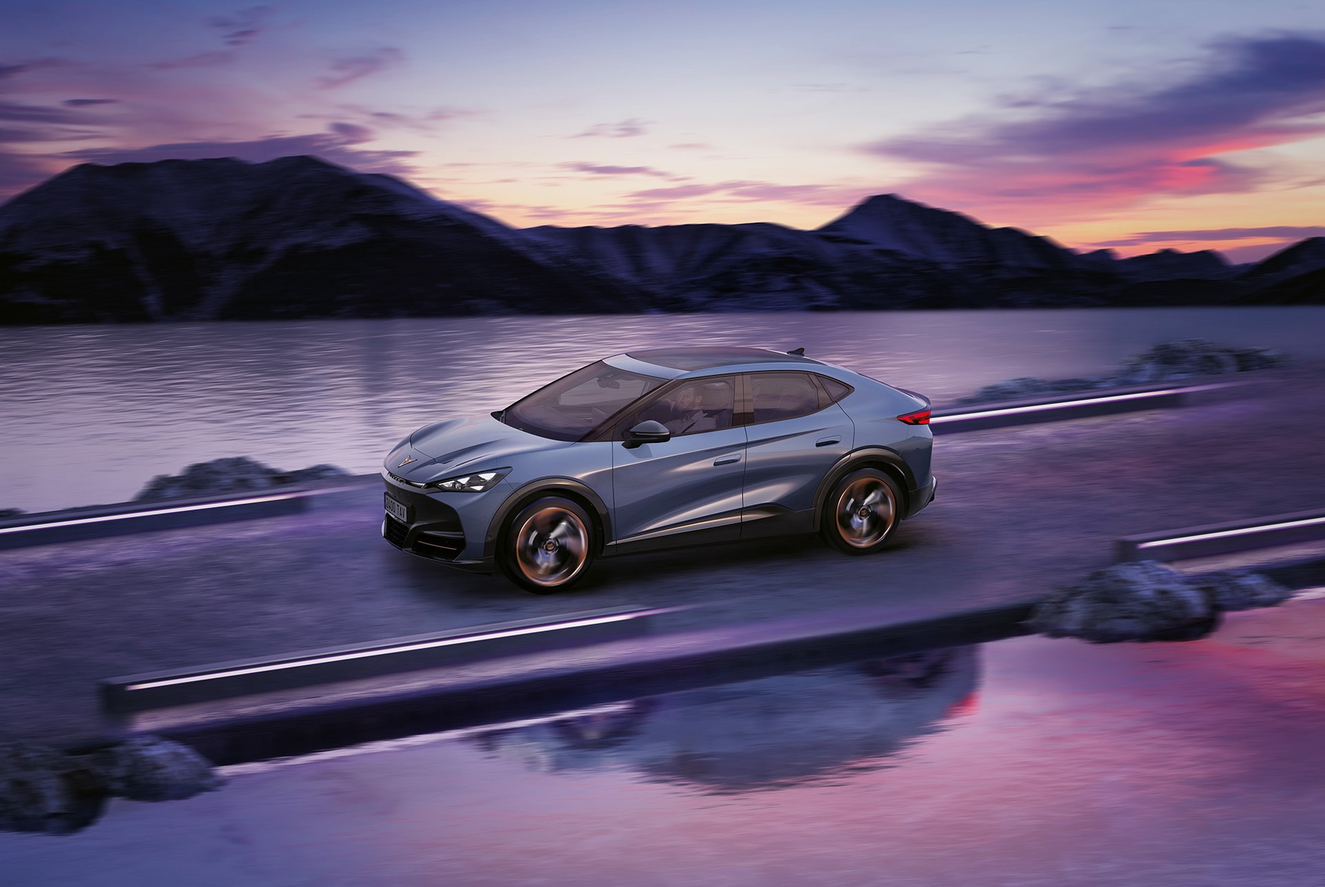 nouvelle cupra tavascan bleu métallisé avec travel assist et adaptative cruise control (ACC)
