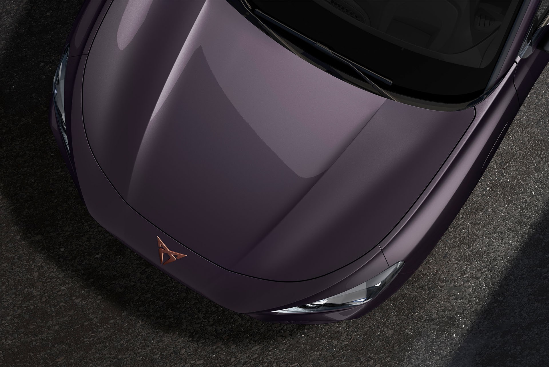 cupra terramar, couleur vide intersidéral, vue du dessus du capot avant et des phares.