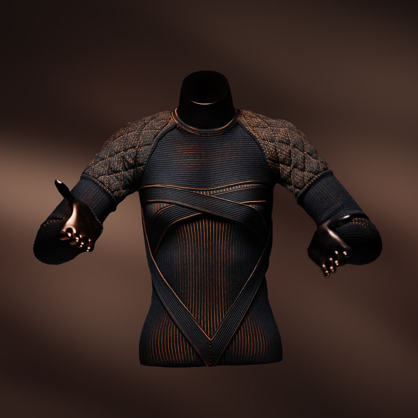 Un haut texturé tendance avec des empiècements matelassés marron et des accents orange, sur un mannequin noir avec un fond sombre, sur une surface blanche.