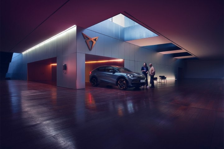 Cupra tavascan at a garage  deterniming the lease duration after  selecting operating lease service