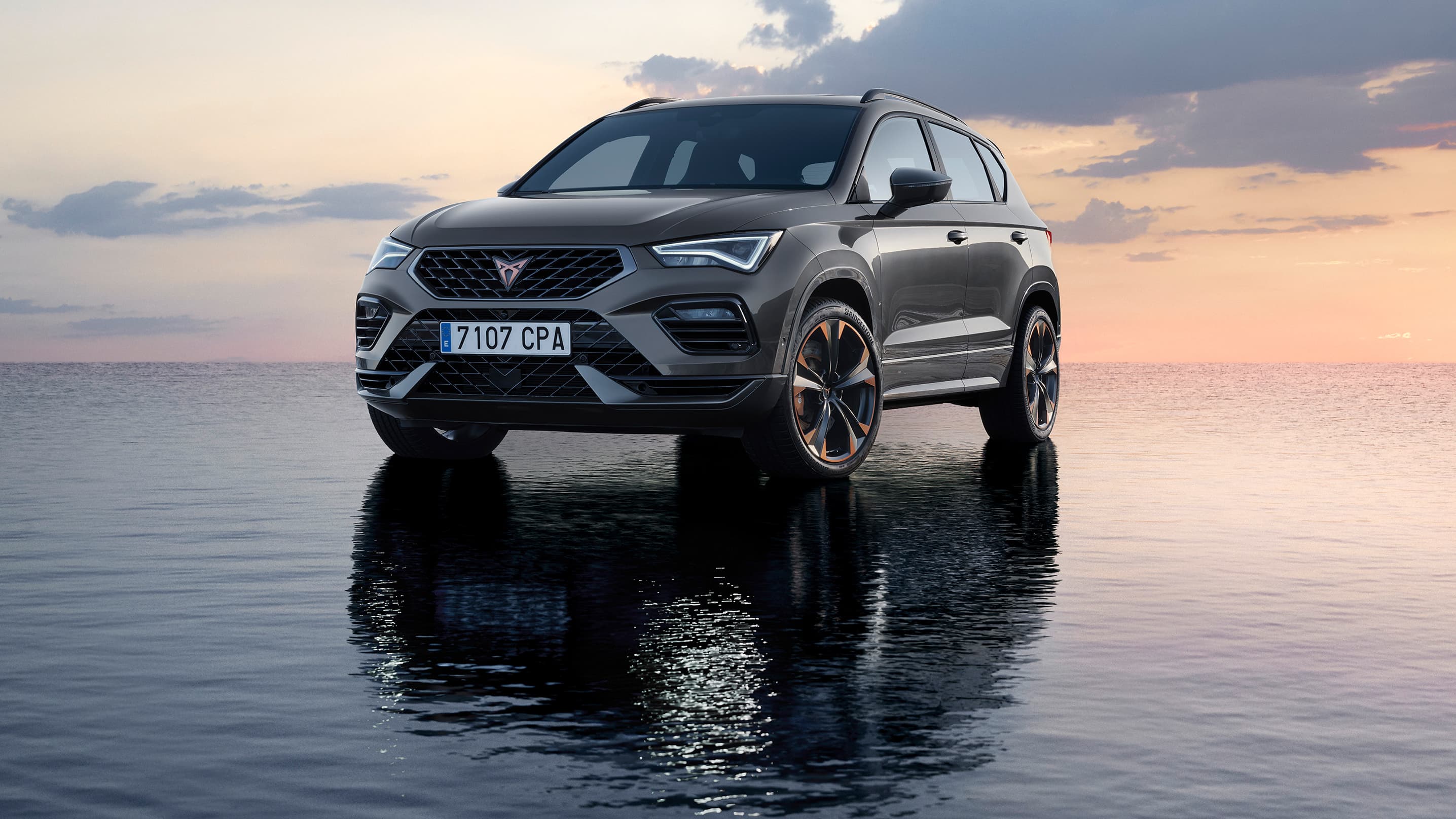 suv cupra ateca 2024 moteur 300 ch couleur gris rodium