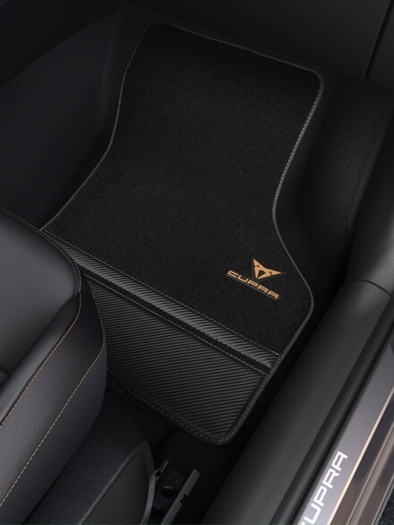 CUPRA Formentor tapis de sol en fibre de carbone