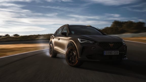 cupra formentor sièges baquets cup en cuir et fibre de carbone